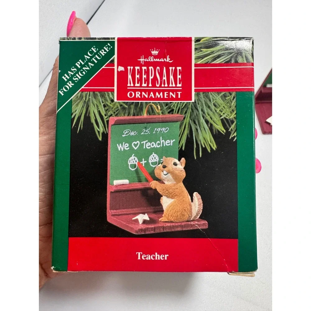 Vintage 1990 Hallmark Keepsake Ornament Teacher Chipmunk Chalkboard QX448-3